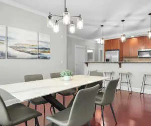 Photo 4 - Sleeps 28 4 Suites in Walkable Historic District The Juliette by Avantstay