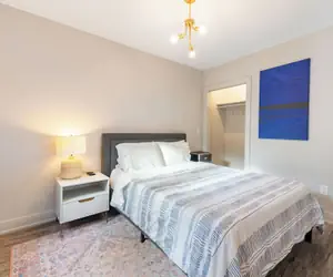 Photo 4 - Stadium Suites