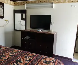 Photo 5 - Luxury Inn & RV Park