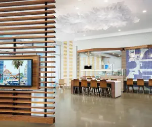 Photo 4 - Courtyard by Marriott Santa Monica