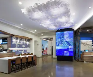 Photo 3 - Courtyard by Marriott Santa Monica