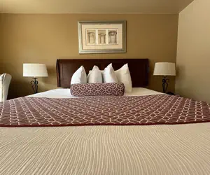 Photo 5 - Abram Inn & Suites