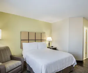 Photo 4 - Candlewood Suites Virginia Beach Town Center by IHG