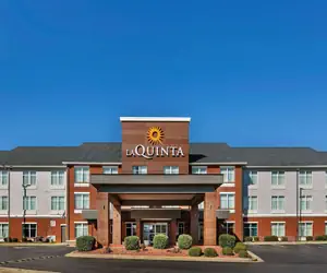 Photo 2 - La Quinta Inn & Suites by Wyndham Oxford - Anniston