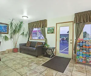 Photo 2 - Travelodge by Wyndham Seattle North of Downtown