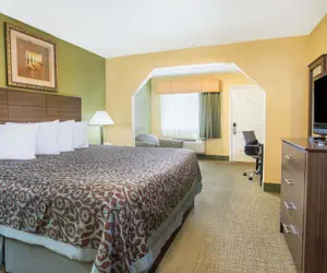 Photo 2 - Days Inn by Wyndham Abbeville