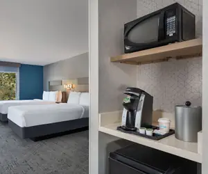 Photo 5 - Holiday Inn Express Hotel & Suites River Park by IHG