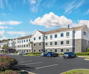 Photo 2 - Comfort Inn & Suites Savannah Airport