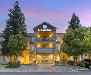Photo 2 - Best Western Visalia Hotel