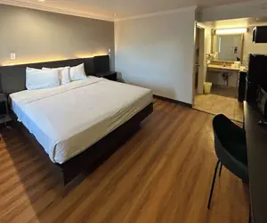 Photo 4 - Studio 6 Mojave, CA - Airport