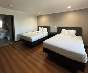 Photo 2 - Studio 6 Mojave, CA - Airport