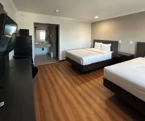 Photo 3 - Studio 6 Mojave, CA - Airport