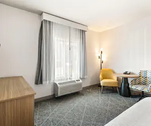 Photo 5 - Hampton Inn & Suites Merced