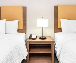 Photo 5 - Days Inn & Suites by Wyndham Huntsville