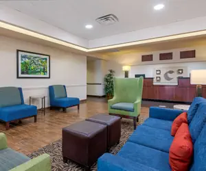 Photo 5 - Comfort Inn & Suites Fort Myers Airport