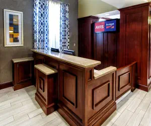 Photo 4 - Hampton Inn & Suites Staten Island