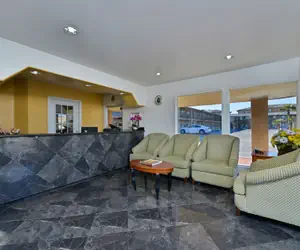 Photo 4 - Crown Motel