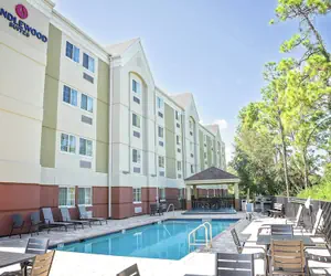 Photo 2 - Candlewood Suites Ft Myers I-75 by IHG