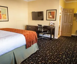 Photo 4 - Marinwood Inn & Suites