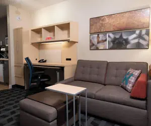 Photo 2 - TownePlace Suites by Marriott Republic Airport Long Island