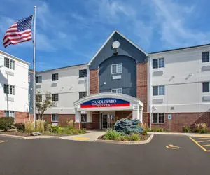 Photo 2 - Candlewood Suites Kenosha – Pleasant Prairie by IHG