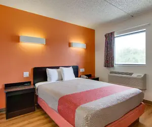 Photo 4 - Motel 6 Salina, KS