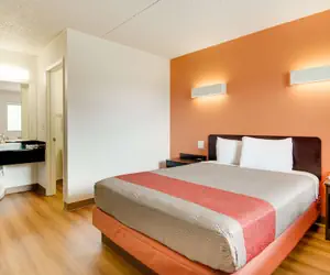 Photo 3 - Motel 6 Salina, KS