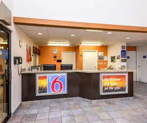 Photo 4 - Motel 6 Waterloo, IA