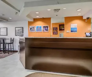 Photo 3 - Motel 6 Roseburg, OR