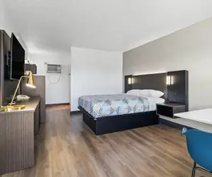 Photo 5 - Motel 6 Bend, OR