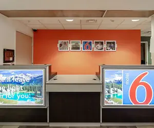 Photo 4 - Motel 6 Anchorage, AK - Midtown