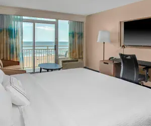 Photo 5 - Fairfield Inn & Suites by Marriott Virginia Beach Oceanfront