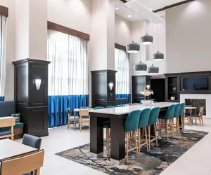 Photo 4 - Hampton Inn & Suites Effingham