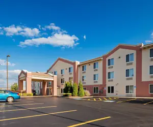 Photo 2 - Best Western Penn-Ohio Inn & Suites
