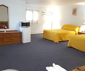 Photo 5 - Budget Inn