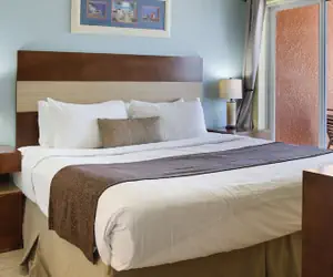 Photo 4 - Surf Beach Treasure Island Resort