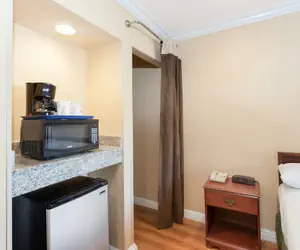 Photo 5 - Travelodge by Wyndham El Cajon