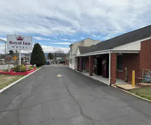 Photo 2 - Royal Inn Motel