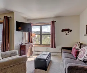 Photo 2 - Bright Scenic Studio Walk To Ski And Apres-ski - Sleeps 4 Studio Bedroom Condo by RedAwning