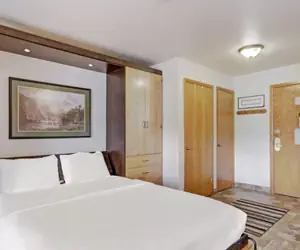 Photo 5 - Bright Scenic Studio Walk To Ski And Apres-ski - Sleeps 4 Studio Bedroom Condo by RedAwning