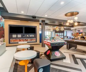 Photo 5 - Tru by Hilton Madison West, WI