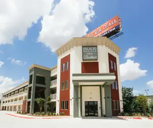 Photo 2 - Palacio Royale Inn Boutique Katy