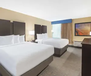 Photo 4 - Days Inn & Suites Grand Rapids Near Downtown