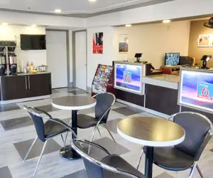 Photo 5 - Studio 6 Fresno, CA - Extended Stay