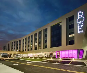 Photo 2 - The Rose Chicago, Tapestry Collection by Hilton