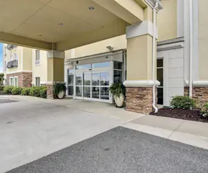 Photo 2 - Comfort Suites near Hot Springs Park