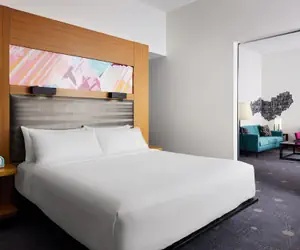 Photo 4 - Aloft Leawood-Overland Park