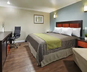 Photo 4 - American Inn