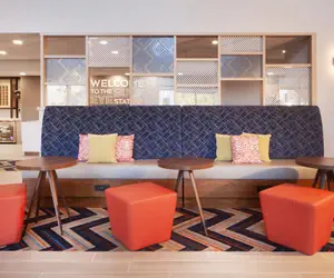 Photo 2 - Hampton Inn & Suites Cleveland Mentor