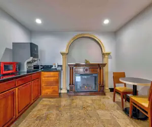 Photo 4 - Motel 6 South Gate, CA